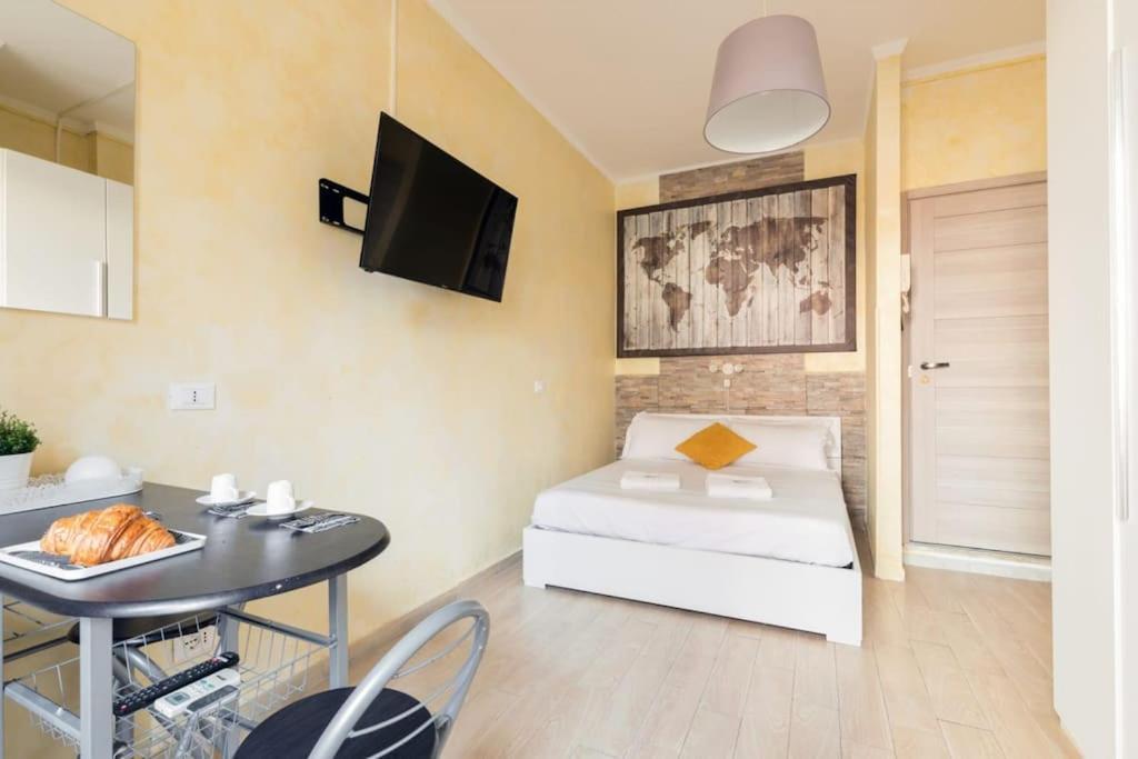 Private Suite In A Guest House With Private Bathroom N3 Roma Exterior foto