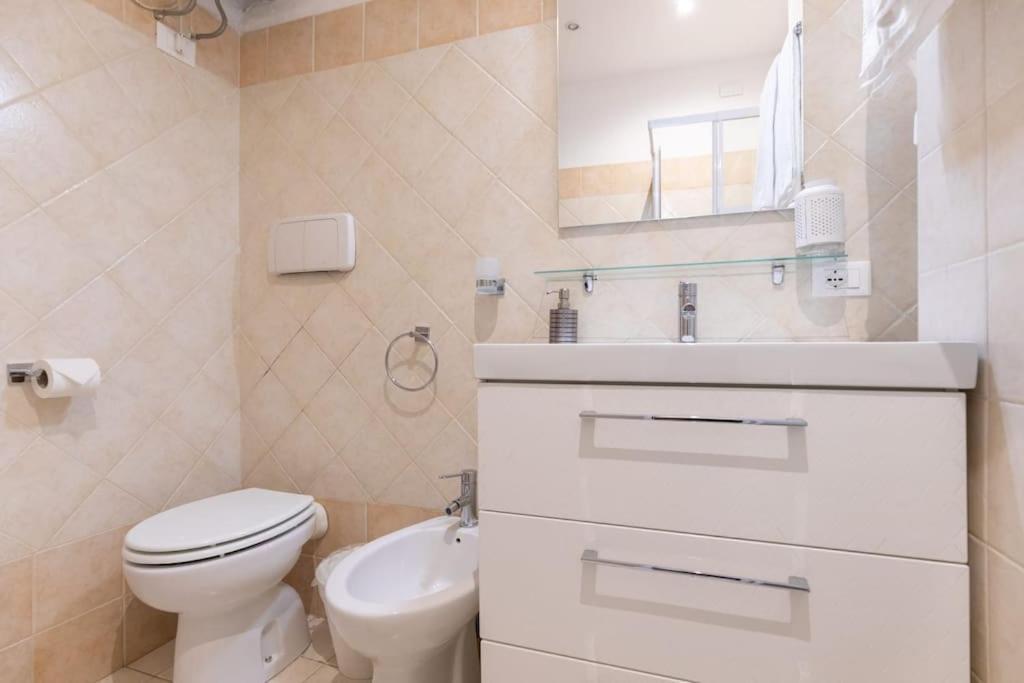 Private Suite In A Guest House With Private Bathroom N3 Roma Exterior foto